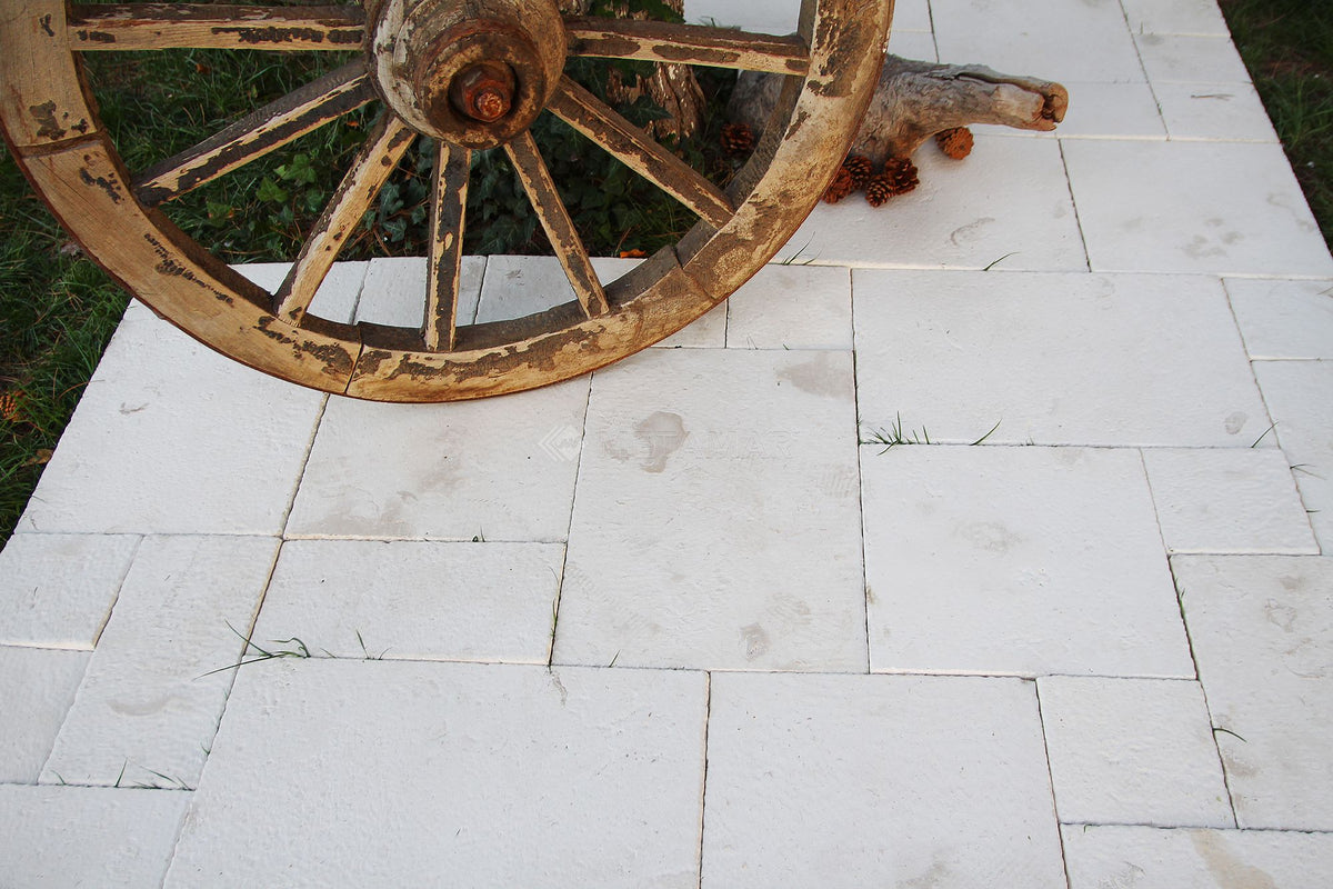 La Perla Paver
